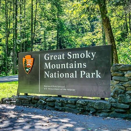 Breathtaking Views Of The Smokies, 3 Mins To Gatlinburg Villa Eksteriør bilde