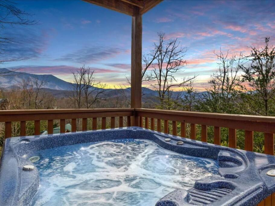 Breathtaking Views Of The Smokies, 3 Mins To Gatlinburg Villa Eksteriør bilde