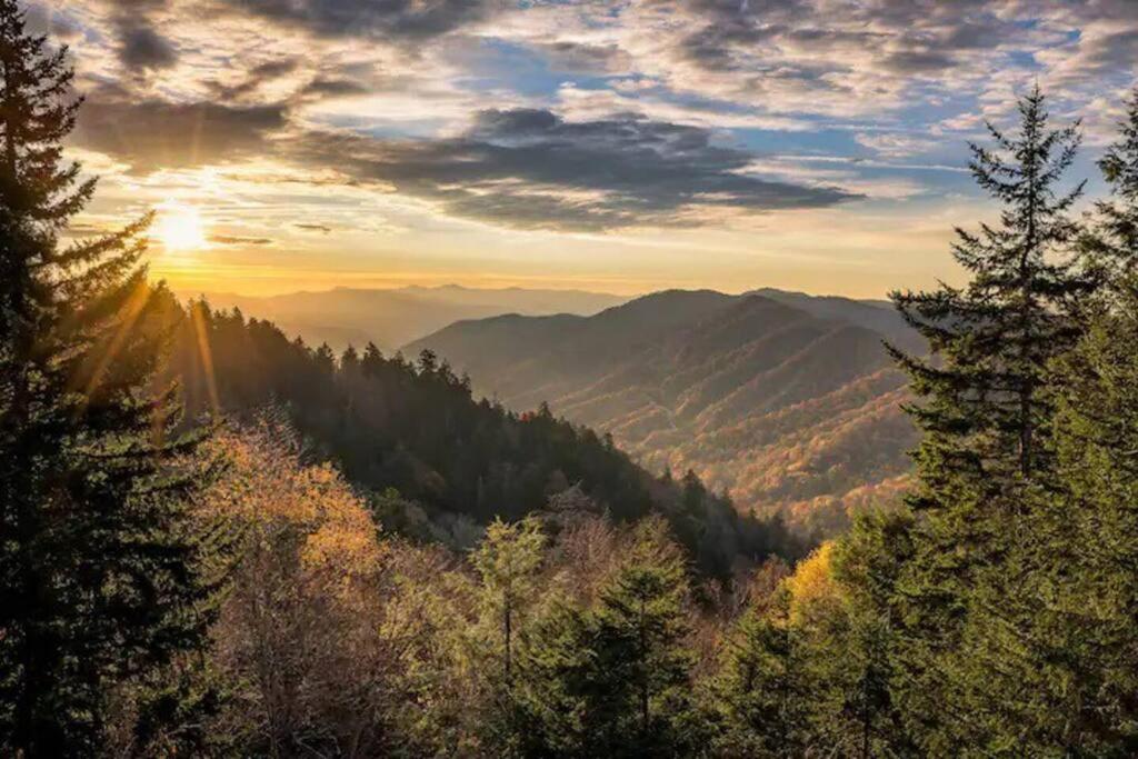 Breathtaking Views Of The Smokies, 3 Mins To Gatlinburg Villa Eksteriør bilde